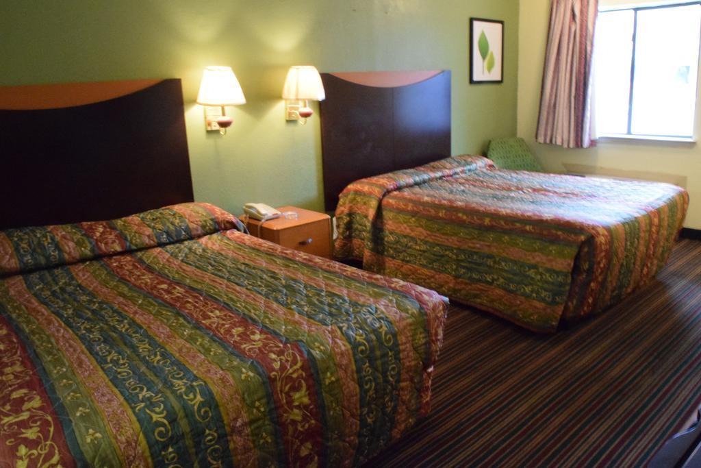 Executive Inn Odessa Room photo