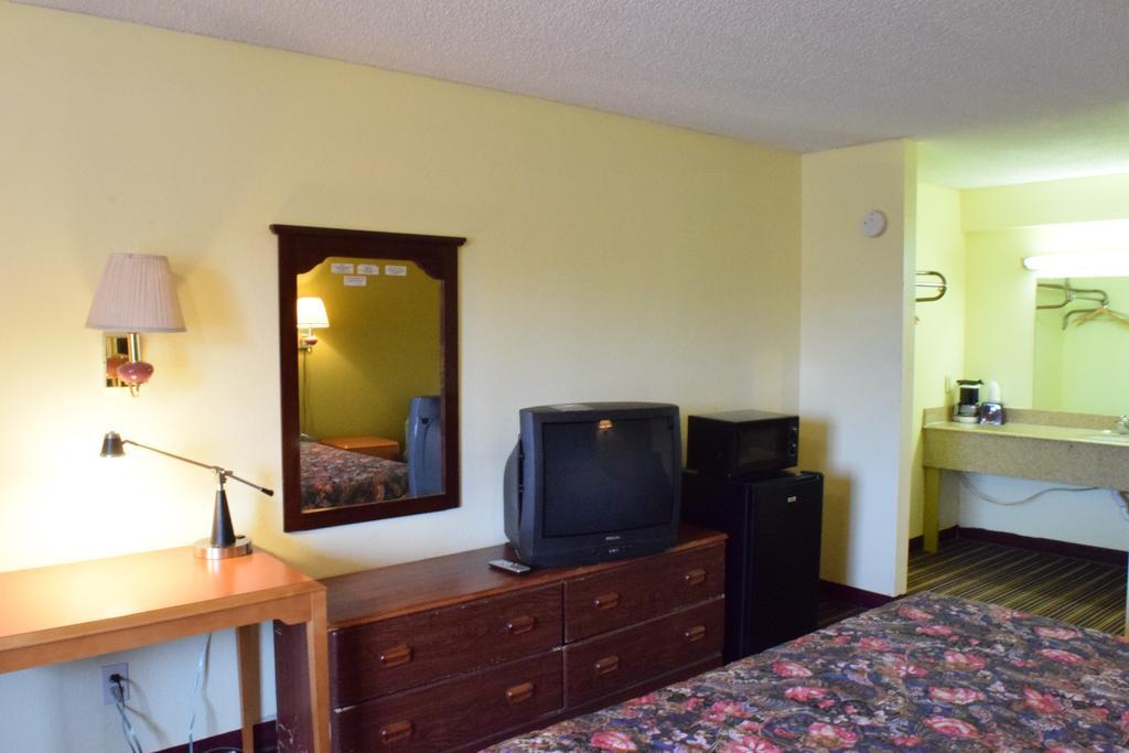 Executive Inn Odessa Room photo